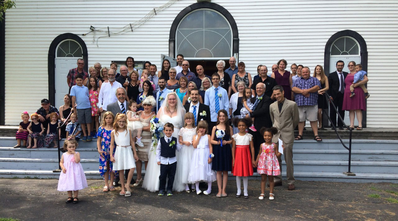Mariage de Emmanuelle et de François Roy à l'église Saint-Stanislas d'Ascot Corner le 3 août 2019.